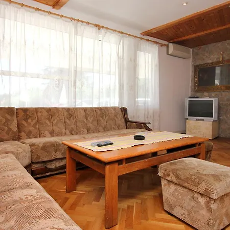 10166b Apartament *